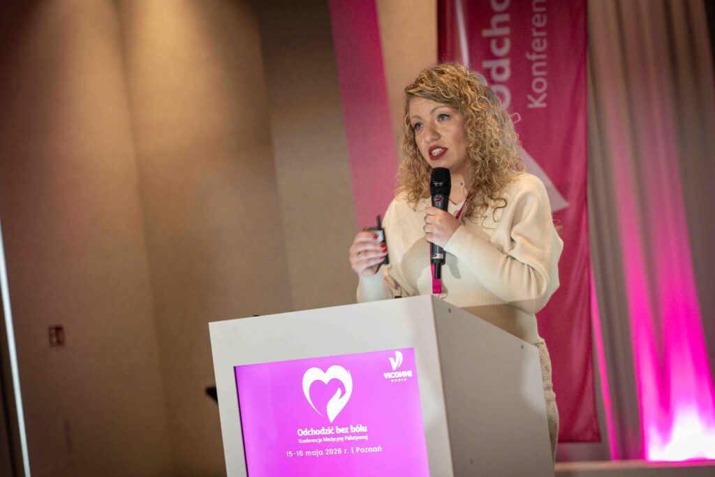 Ewa Liegman podczas konferencji "Odchodzić od bólu